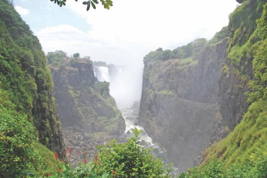 Wasserfall im Murchison Falls Nationalpark während der Rundreise durch Uganda