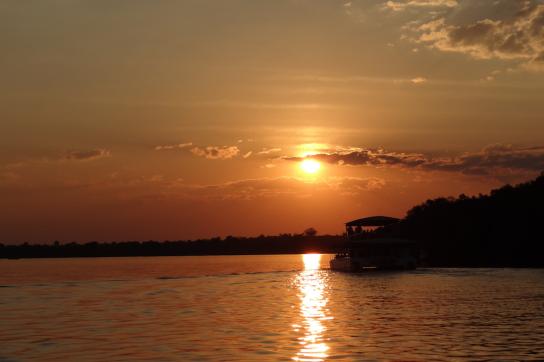 Botswana Chobe River Sundowner Bootsfahrt