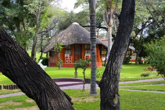 Hakusembe Rvier Lodge am Okavang River
