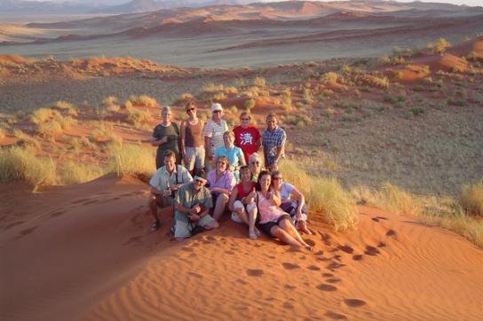 Reisegruppe in Namibias Wüste