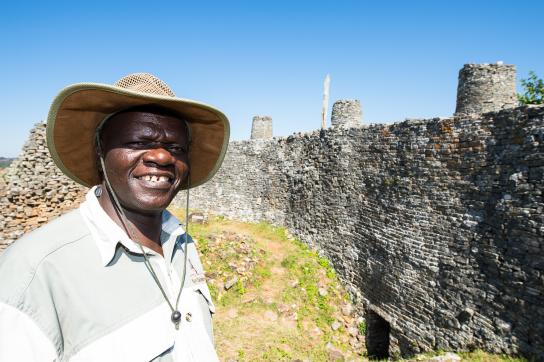 Sunway Guide vor den Great Zimbabwe Ruins