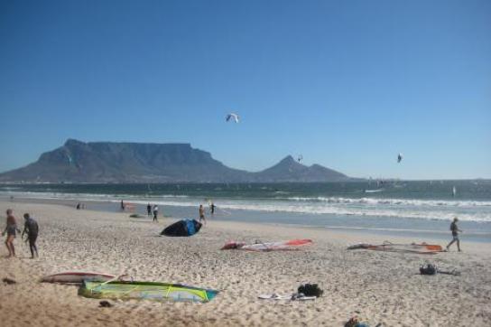 Kapstadt Tafelberg und Windsurfer