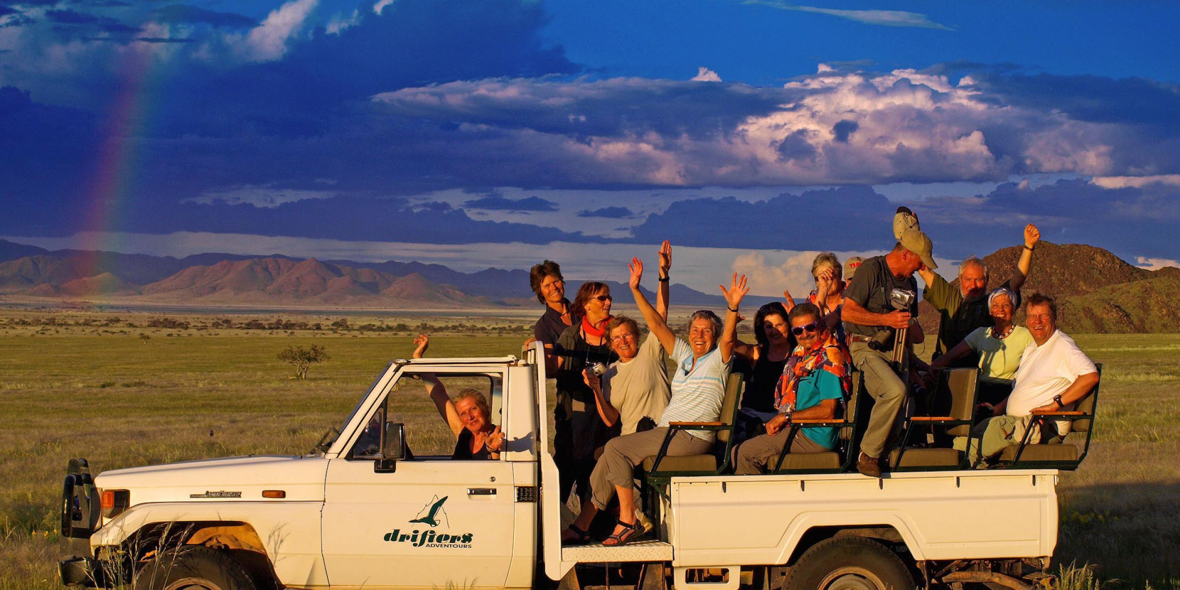 Gruppenreisen: Afrika auf einer Gruppenreise entdecken. Gemeinsames Gruppenerelebnis auf einer Safari ins Namibrand